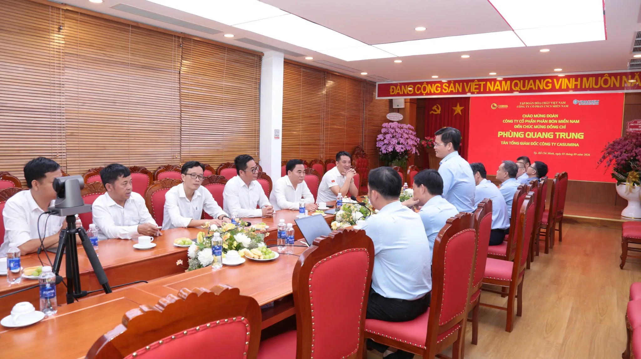 Không khí đầm ấm và thắt chặt tình đoàn kết giữa hai đơn vị thành viên Tập đoàn Vinachem